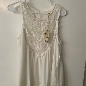 Elegant Cream Entro Lace Sleeveless Top size Small NWT